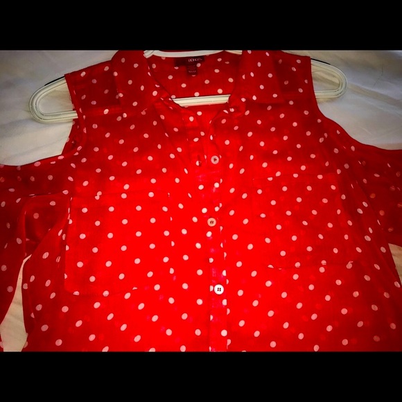 🌟Host Pick🌟 Bongo Sheer Cold Shoulder Red and White Polka Dot - Picture 9 of 11